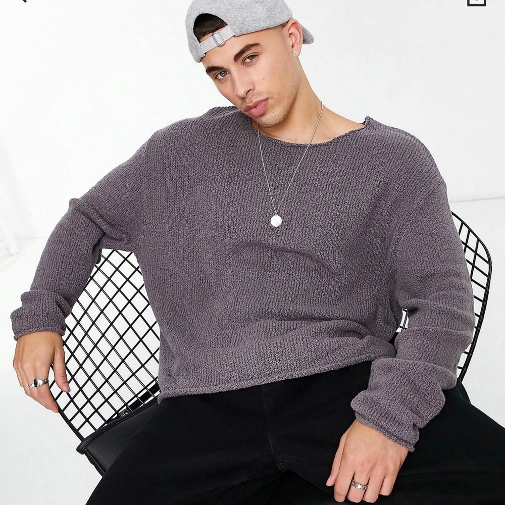 4xl light sweater